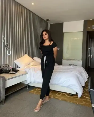 Call Girls Naupada Cash On Delivery